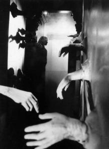 549998_585107871518467_57101911_n