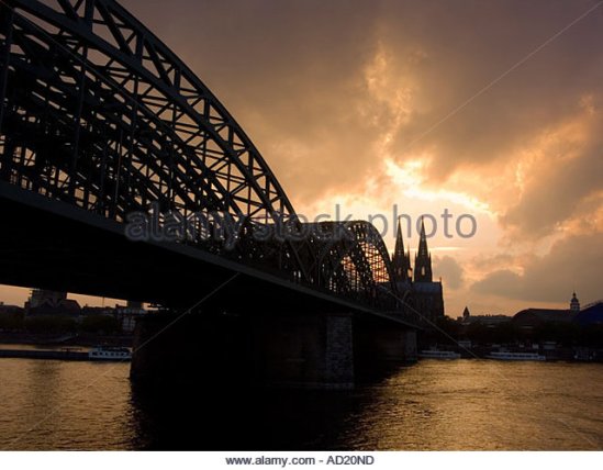 photokina-2012-sunset-behind-cologne-cathedral-over-the-river-rhine-ad20nd