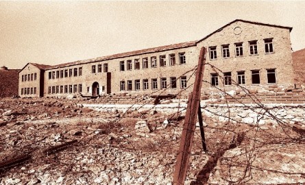 chakkasmarios-enasagnoimenosfilellinas-eikona-01